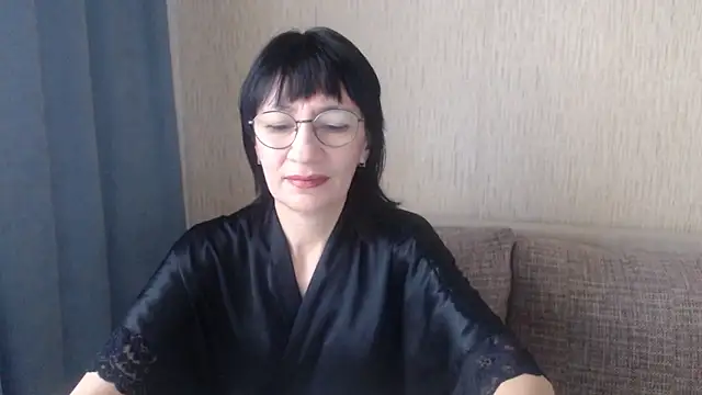 Snapshot of Erica95Bloom chatting on 10/14/25, 10:27 Erica95Bloom online show from 10/14/25, 10:27