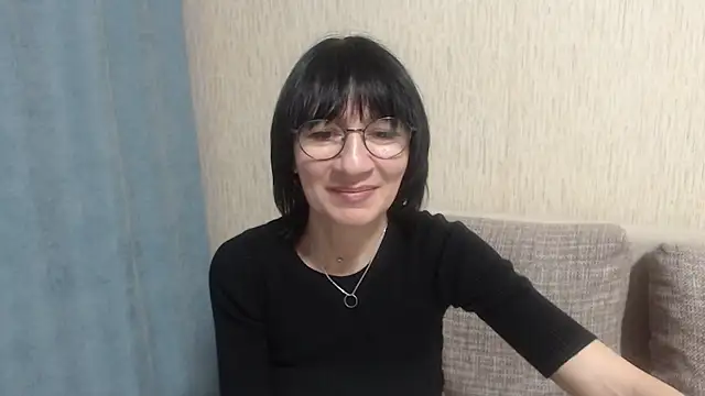 Snapshot of Erica95Bloom chatting on 03/06/25, 02:40 Erica95Bloom online show from 03/06/25, 02:40