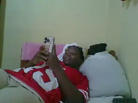 Snapshot of sweet-frida22 chatting on 03/01/25, 01:18 sweet-frida22 online show from 03/01/25, 01:18