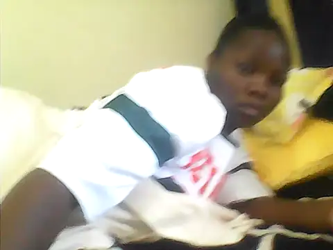 Snapshot of sweet-frida22 chatting on 11/08/25, 08:07 sweet-frida22 online show from 11/08/25, 08:07