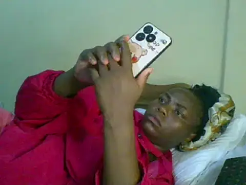 Snapshot of sweet-frida22 chatting on 03/09/25, 12:53 sweet-frida22 online show from 03/09/25, 12:53