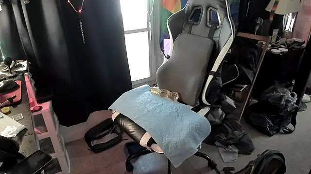 Daddysthick online show from 10/19/25, 02:31