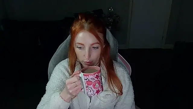 Red firesquirt online show from 02/11/25, 02:46