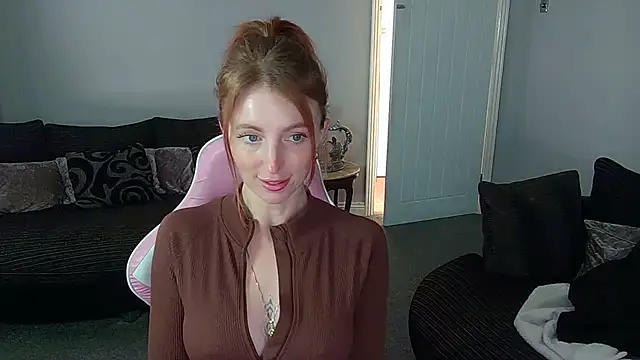 Red firesquirt online show from 04/28/26, 01:15