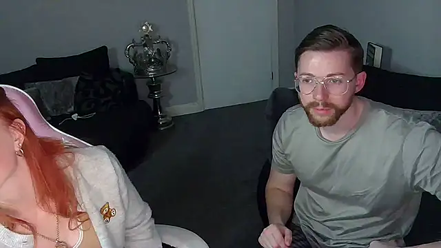 Red firesquirt online show from 03/02/25, 09:41