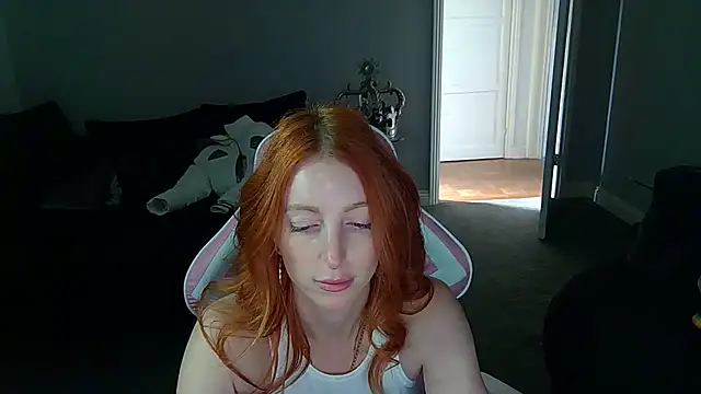 Red firesquirt online show from 03/20/25, 02:42