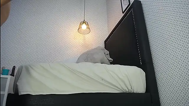 Snapshot of LORENADAVIES chatting on 03/07/25, 04:00 LORENADAVIES online show from 03/07/25, 04:00