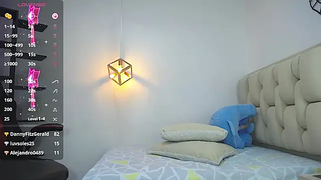 Snapshot of LORENADAVIES chatting on 03/11/25, 05:46 LORENADAVIES online show from 03/11/25, 05:46