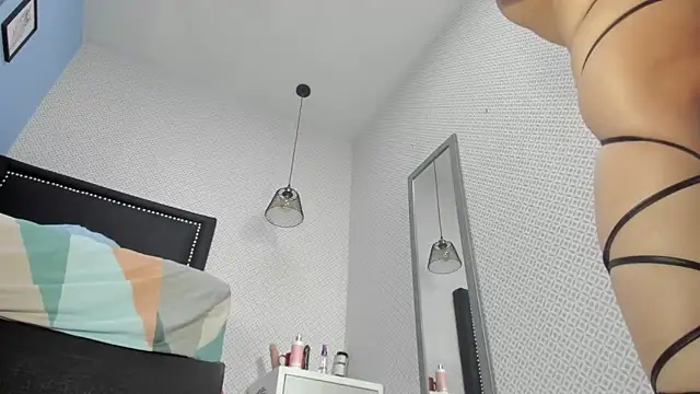 Snapshot of LORENADAVIES chatting on 02/11/25, 04:55 LORENADAVIES online show from 02/11/25, 04:55