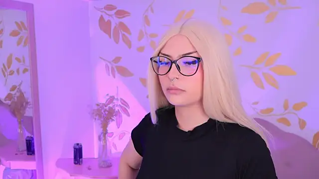 Misselektra   online show from 10/08/25, 04:36