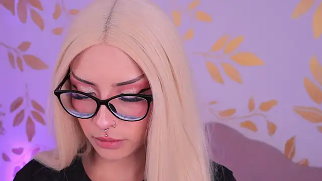 Misselektra   online show from 10/15/25, 04:00