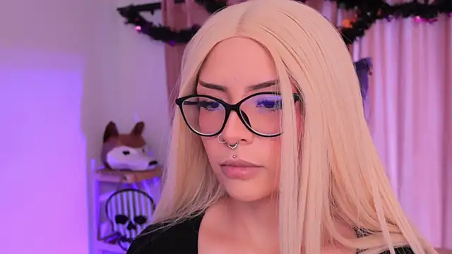 Misselektra   online show from 10/18/25, 01:24