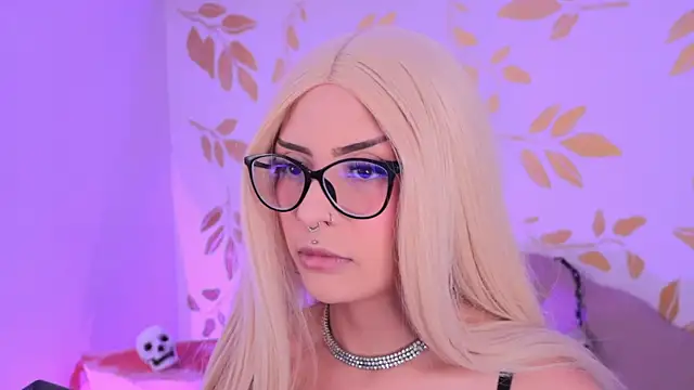 Misselektra   online show from 10/17/25, 04:16