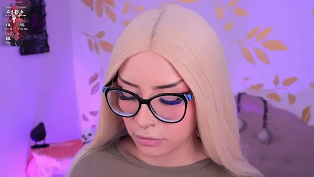 Misselektra   online show from 10/29/25, 04:22