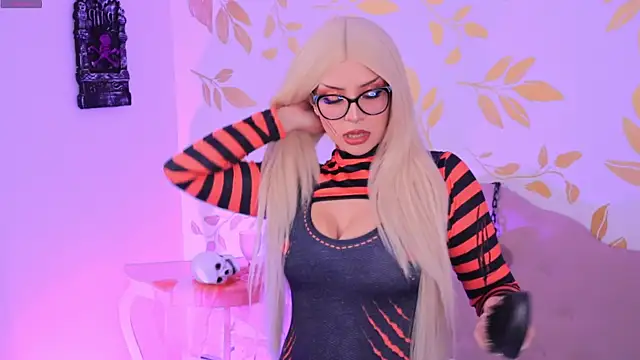 Misselektra   online show from 10/31/25, 05:15