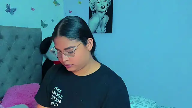 mabellfox online show from 02/12/25, 08:50