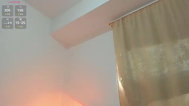 soyamandaa  online show from 11/30/25, 08:53