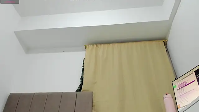 soyamandaa  online show from 04/11/26, 02:52