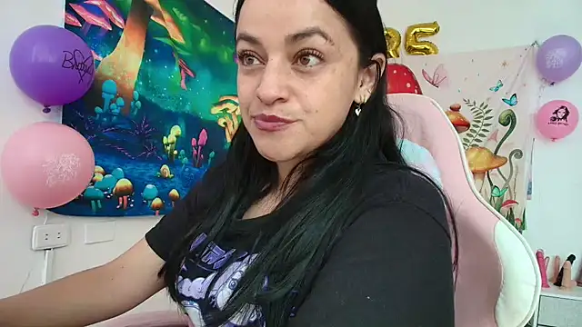 LovelyAzucena online show from 05/09/26, 02:31