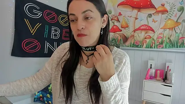 LovelyAzucena online show from 10/28/25, 02:38