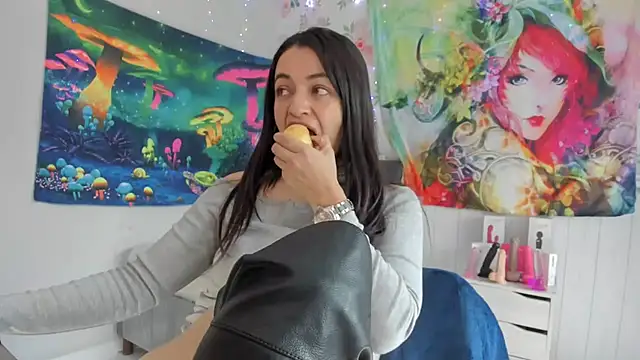 LovelyAzucena online show from 11/08/25, 02:31