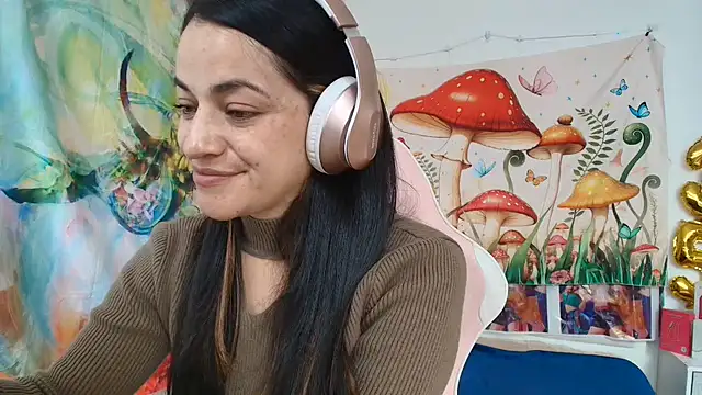 LovelyAzucena online show from 07/08/26, 02:29