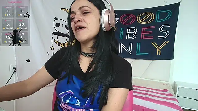 LovelyAzucena online show from 03/19/26, 06:41