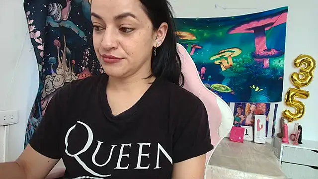 LovelyAzucena online show from 05/23/26, 02:49