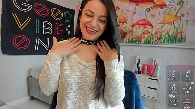 LovelyAzucena online show from 11/18/25, 03:15