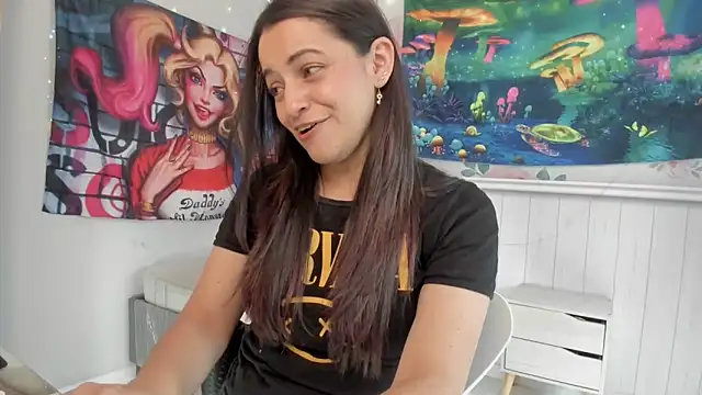 LovelyAzucena online show from 12/05/25, 04:16