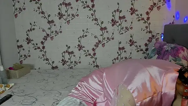 Alisagold90 online show from 10/15/25, 07:27