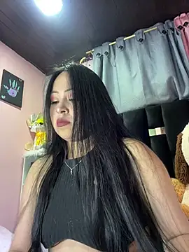 Noa Sakura  online show from 02/11/26, 11:15