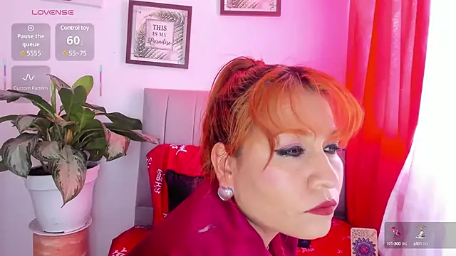 Snapshot of Victoria_Caruso chatting on 03/08/25, 08:25 Victoria Caruso online show from 03/08/25, 08:25