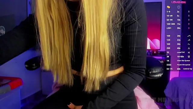 Snapshot of TiffanyBela chatting on 03/22/25, 02:37 TiffanyBela online show from 03/22/25, 02:37