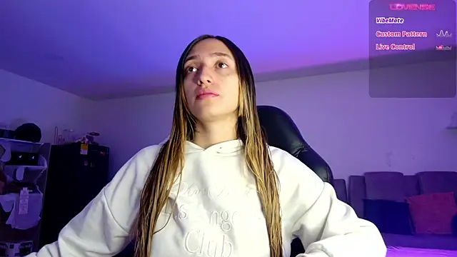 TiffanyBela online show from 10/25/25, 11:05