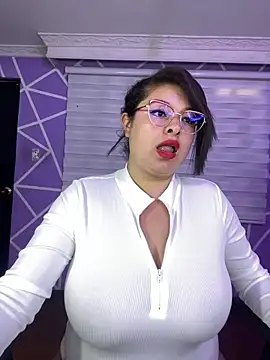 MiiaaJoness online show from 05/26/26, 03:21