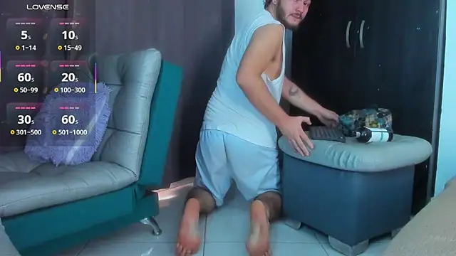 Snapshot of JacoLive chatting on 11/20/25, 07:36 JacoLive online show from 11/20/25, 07:36