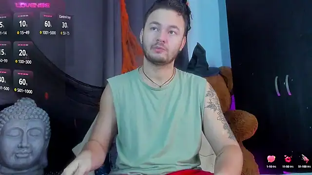 Snapshot of JacoLive chatting on 10/16/25, 07:33 JacoLive online show from 10/16/25, 07:33