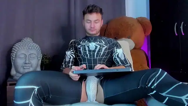 Snapshot of JacoLive chatting on 10/07/25, 10:00 JacoLive online show from 10/07/25, 10:00