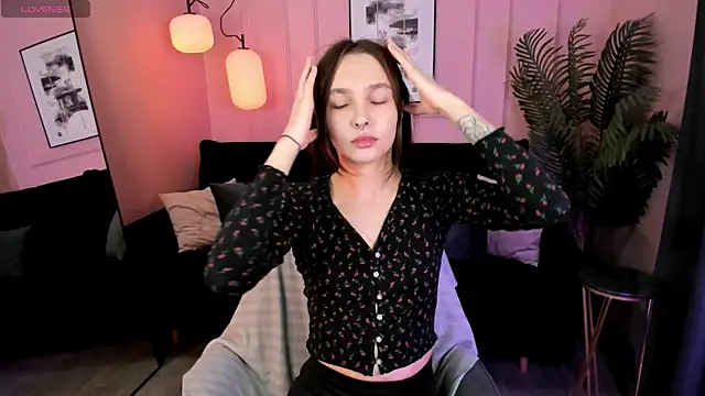 ChloeSunny online show from 05/24/26, 06:02