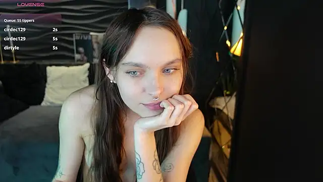 ChloeSunny online show from 05/17/26, 06:19