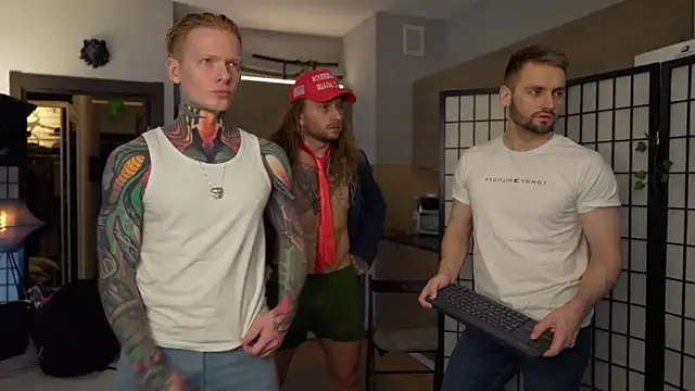 enjoy me online show from 11/03/25, 03:37