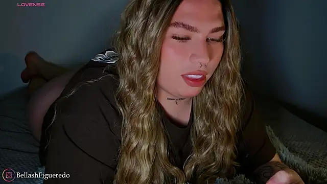 IsabellaFigueredo   online show from 12/03/25, 07:19