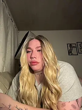 IsabellaFigueredo   online show from 11/04/25, 09:35