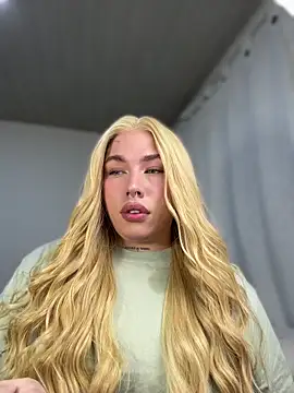 IsabellaFigueredo   online show from 11/11/25, 10:04