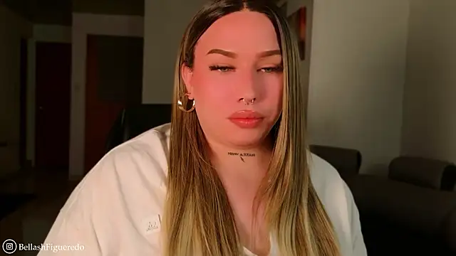 IsabellaFigueredo   online show from 04/19/26, 11:22