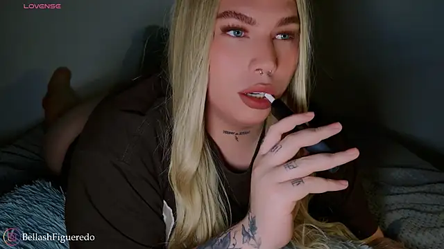 IsabellaFigueredo   online show from 12/04/25, 04:11