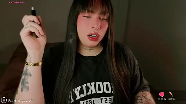 IsabellaFigueredo   online show from 03/25/26, 11:25