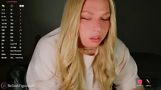 IsabellaFigueredo   online show from 12/16/25, 04:55