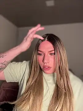 IsabellaFigueredo   online show from 03/18/26, 02:48